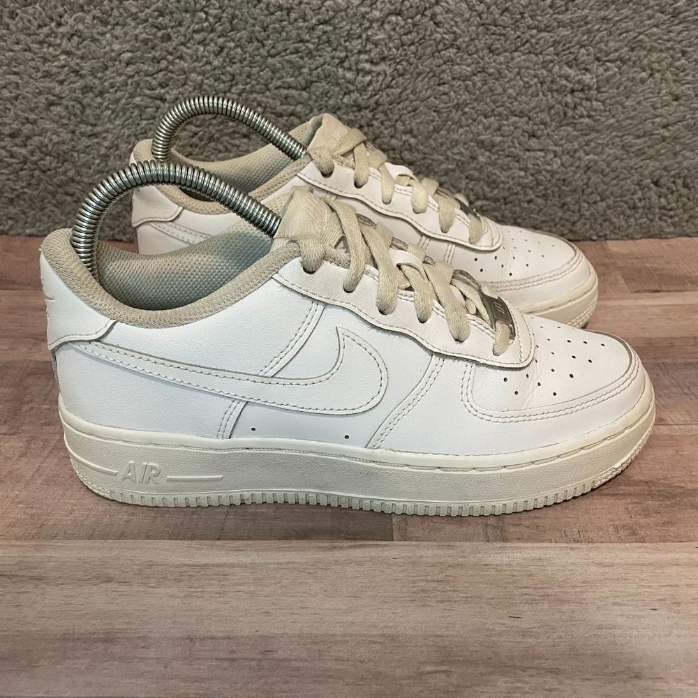 Nike Air Force 1 Low LE Triple White (GS) DH2920-111 Size 4.5Y SHIPS ASAP